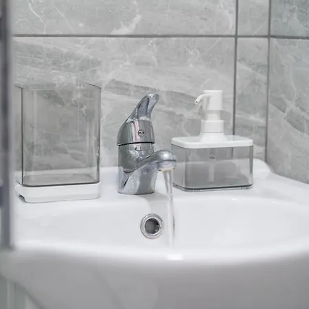 Sky One Bedroom Modern 3 * Birmingham
